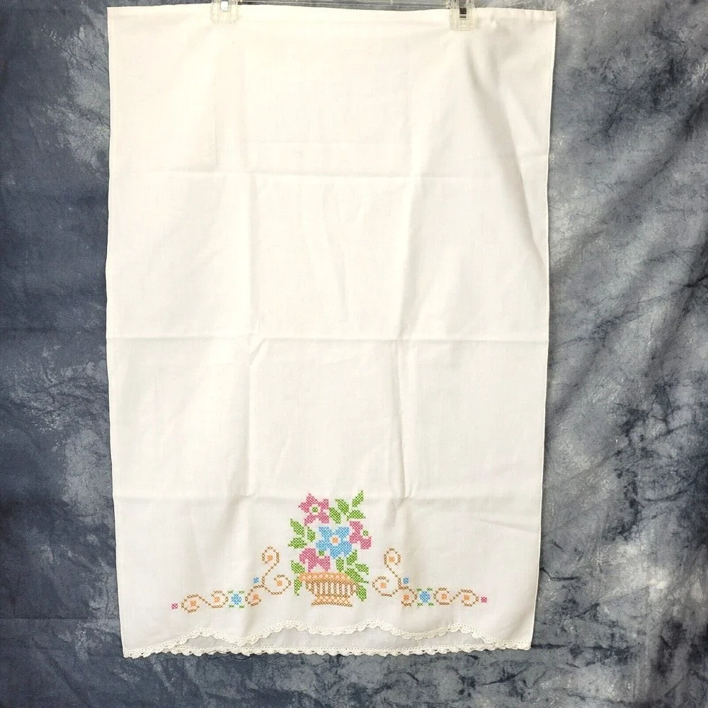 Vintage White‎ Embroidered Pillowcase Floral Scalloped Edging